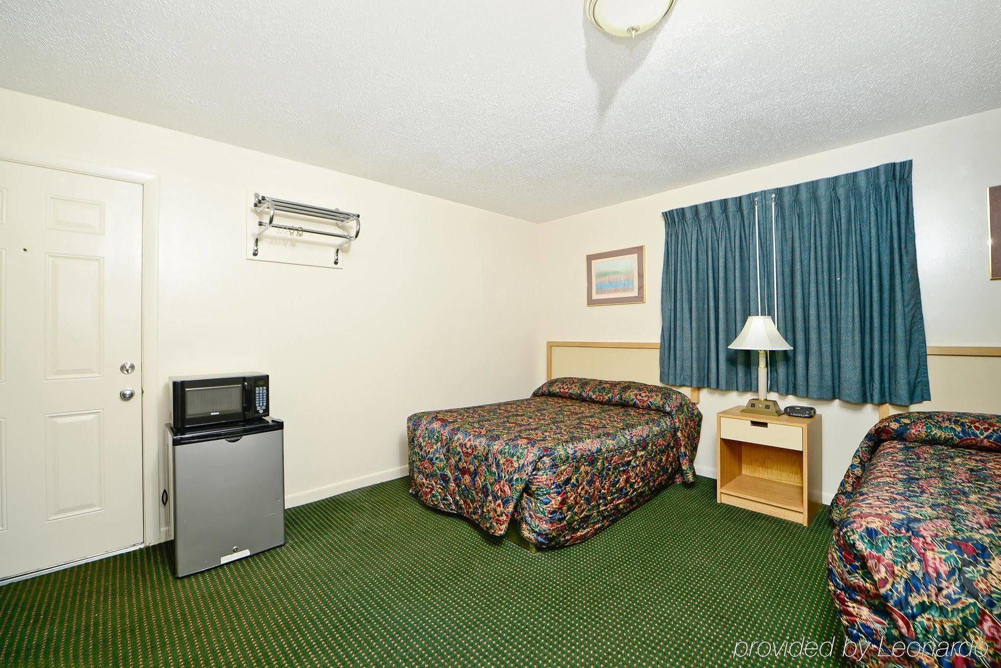 Best Way Inn Middlefield Room photo